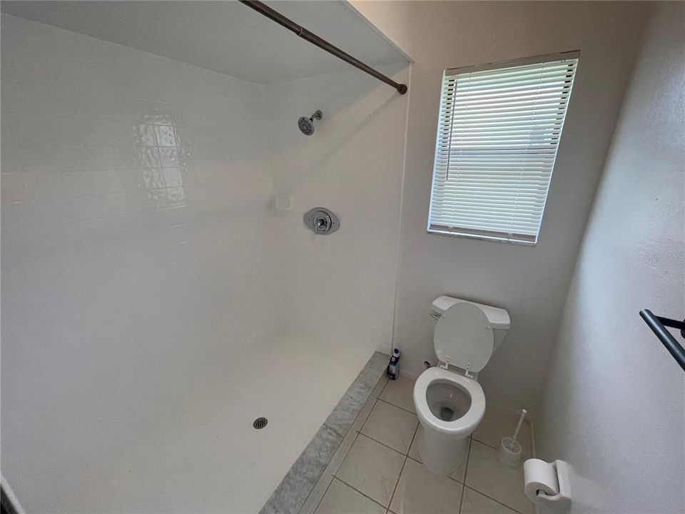 For Rent: $2,495 (4 beds, 2 baths, 1774 Square Feet)