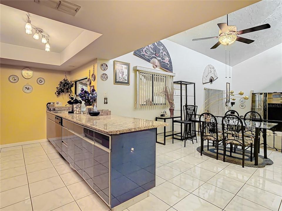 For Sale: $165,000 (2 beds, 2 baths, 1303 Square Feet)