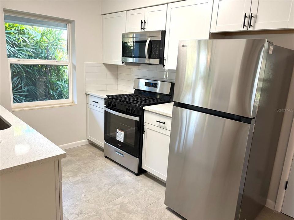 For Sale: $249,900 (3 beds, 1 baths, 831 Square Feet)