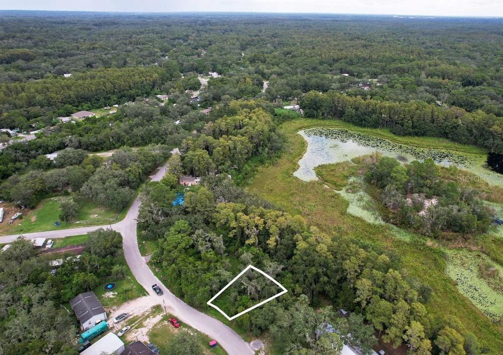 На продажу: $28,000 (0.18 acres)