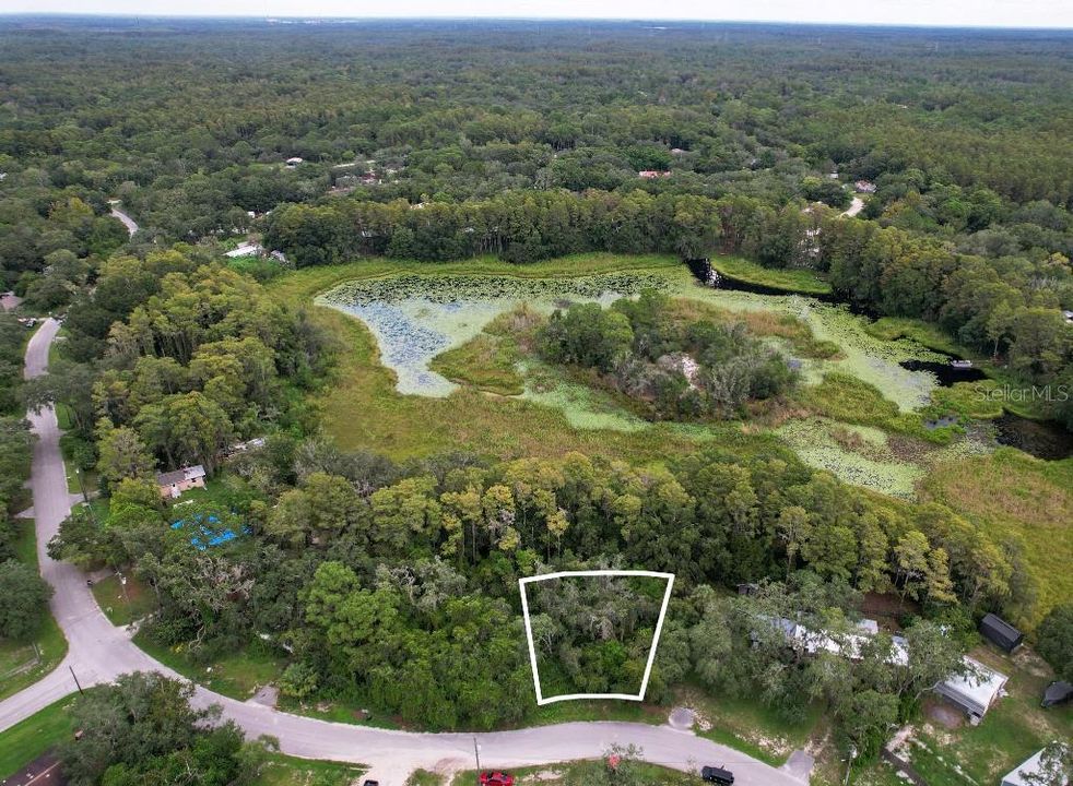 На продажу: $28,000 (0.18 acres)