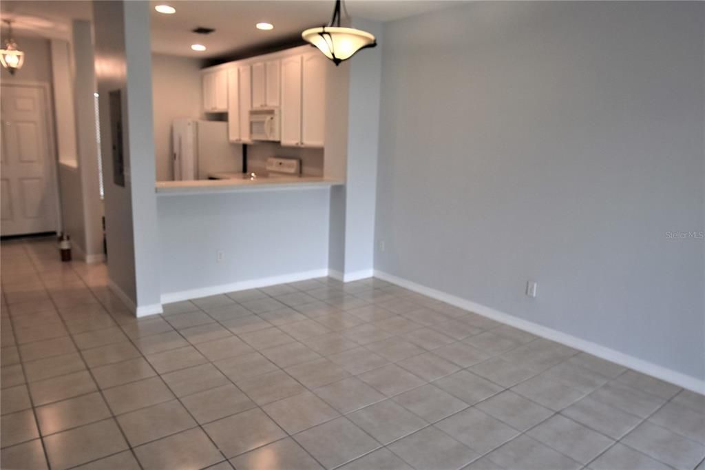 For Rent: $1,800 (2 beds, 2 baths, 987 Square Feet)