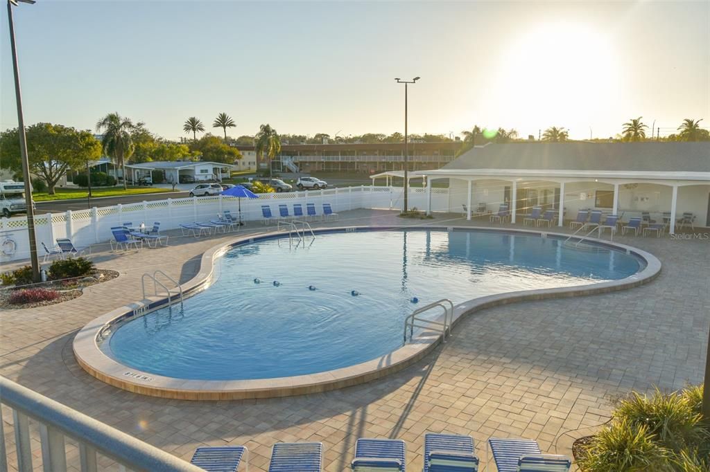 Heated pool & Pool bath