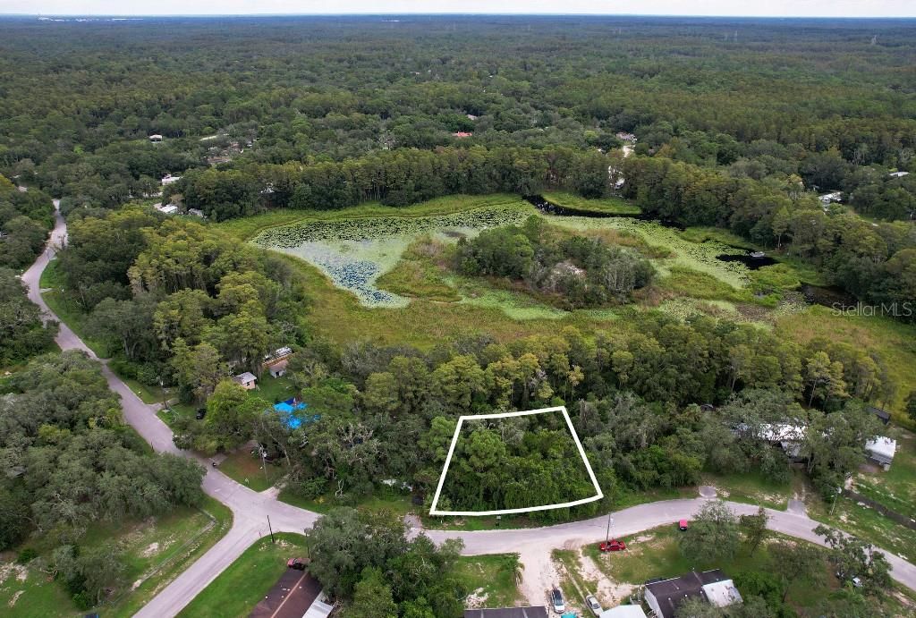 На продажу: $42,000 (0.27 acres)