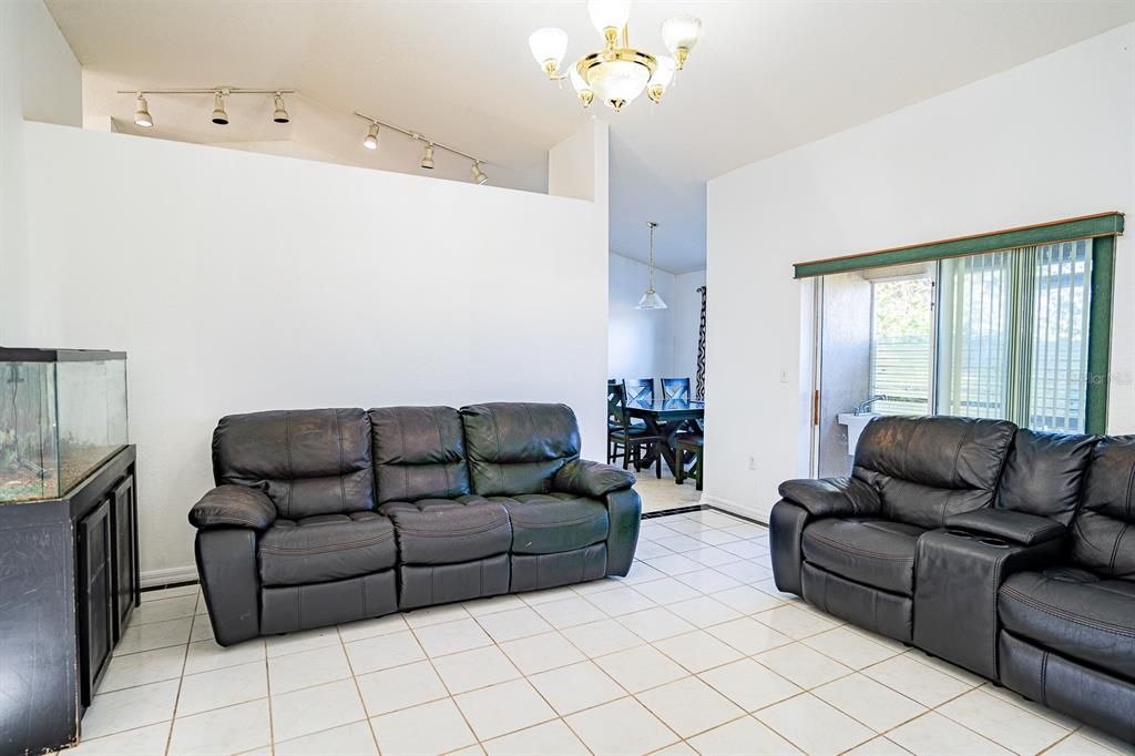 For Sale: $295,000 (3 beds, 2 baths, 1487 Square Feet)