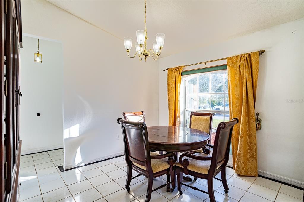 For Sale: $295,000 (3 beds, 2 baths, 1487 Square Feet)