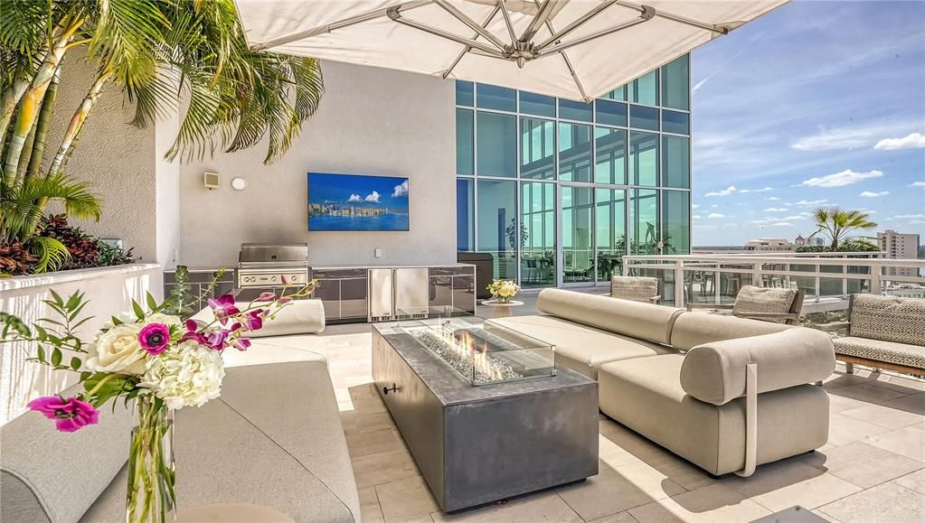 Active With Contract: $7,850,000 (4 beds, 4 baths, 5760 Square Feet)