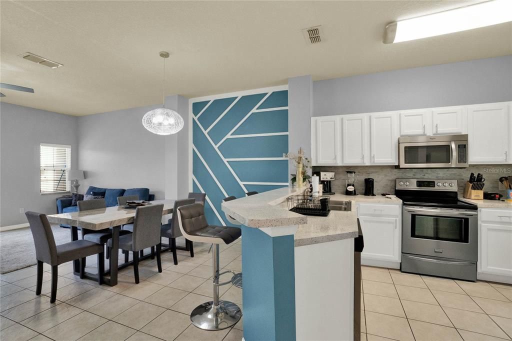 For Sale: $348,990 (3 beds, 2 baths, 1295 Square Feet)