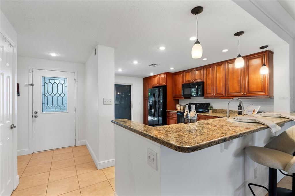 For Sale: $335,000 (2 beds, 2 baths, 1646 Square Feet)