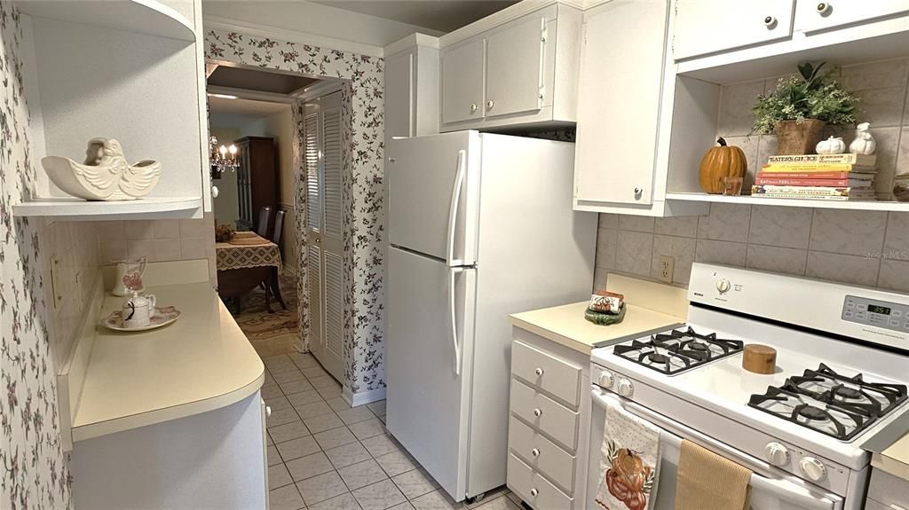 For Sale: $125,000 (2 beds, 2 baths, 1378 Square Feet)