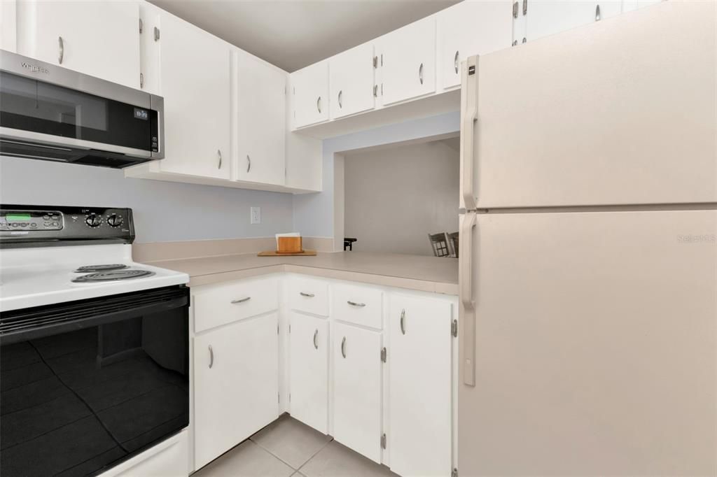 For Sale: $160,000 (2 beds, 2 baths, 1218 Square Feet)