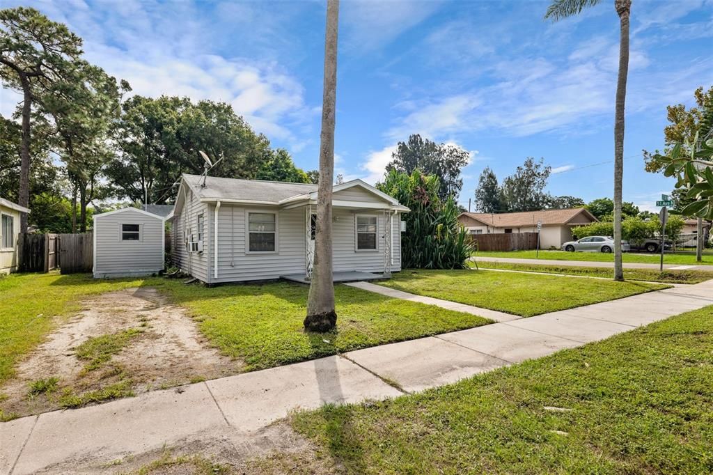 For Sale: $395,000 (4 beds, 2 baths, 1156 Square Feet)