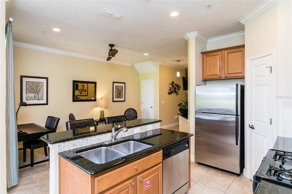 For Sale: $345,000 (3 beds, 2 baths, 1553 Square Feet)