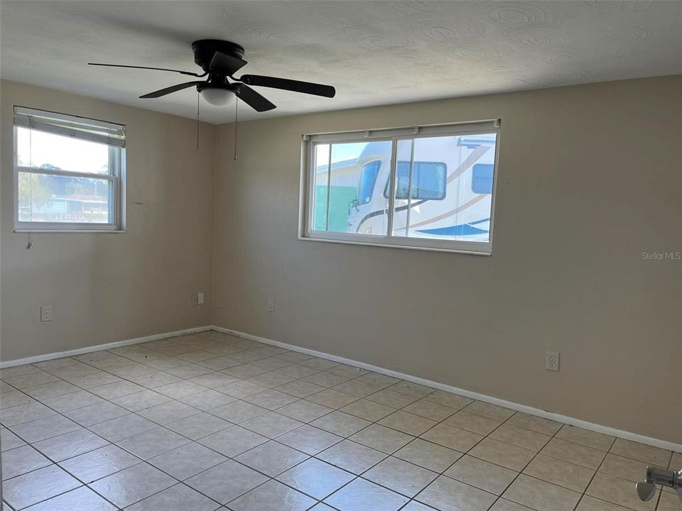 For Sale: $225,000 (2 beds, 2 baths, 1096 Square Feet)