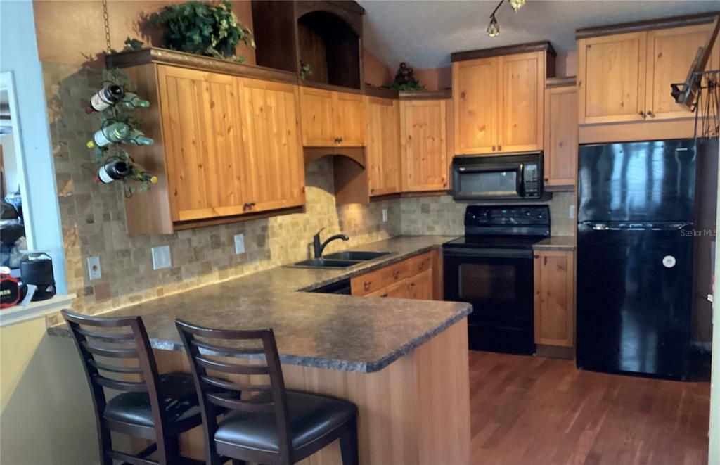 For Sale: $245,000 (3 beds, 2 baths, 1157 Square Feet)