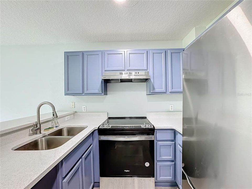 For Rent: $1,800 (3 beds, 2 baths, 1172 Square Feet)