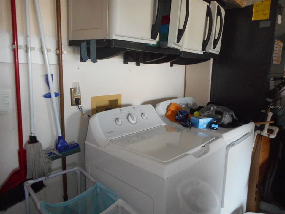 Washer/Dryer Hookups in Garage