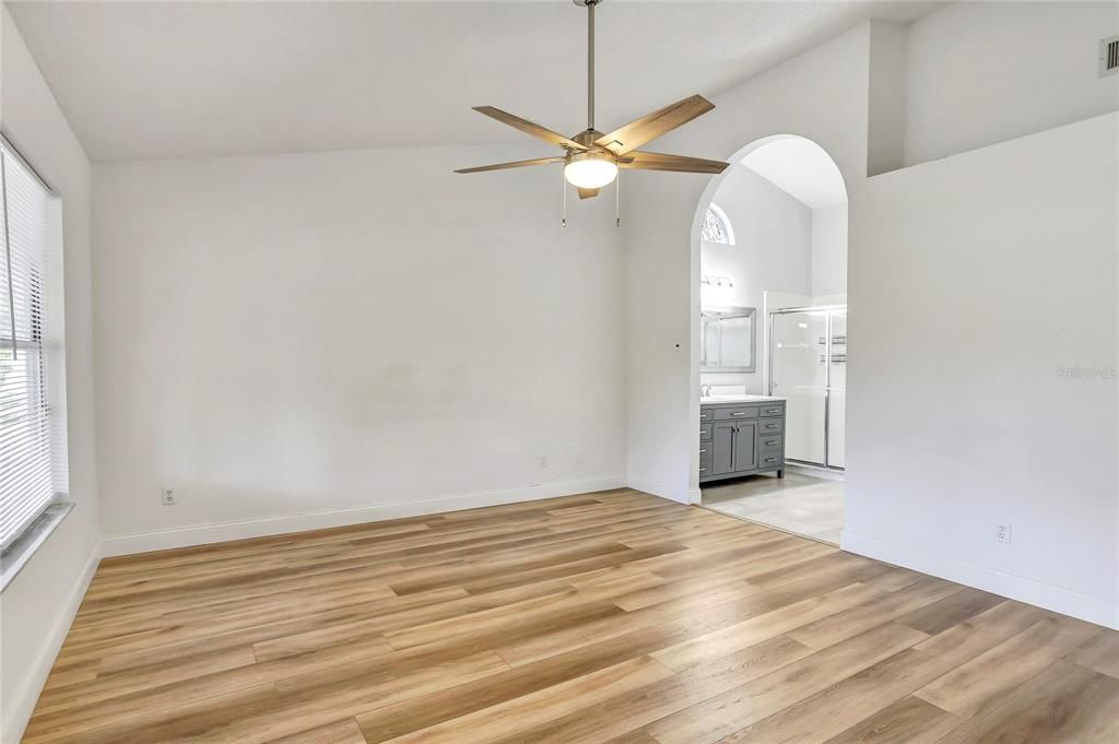 For Sale: $384,000 (3 beds, 2 baths, 1301 Square Feet)