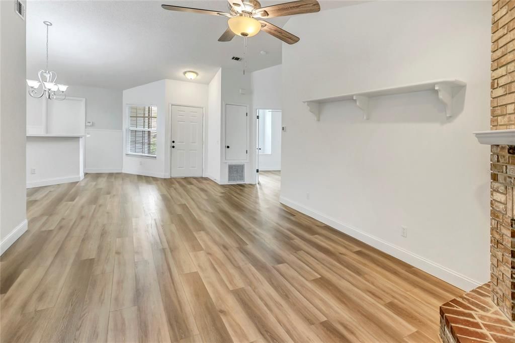 For Sale: $384,000 (3 beds, 2 baths, 1301 Square Feet)