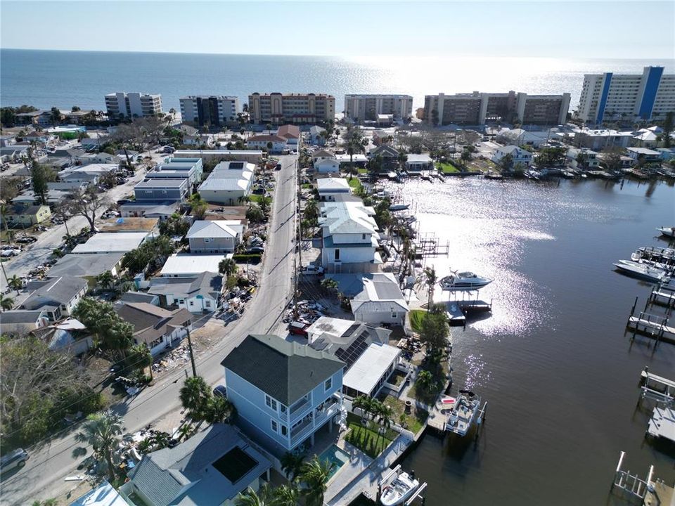 For Sale: $825,000 (3 beds, 2 baths, 1407 Square Feet)