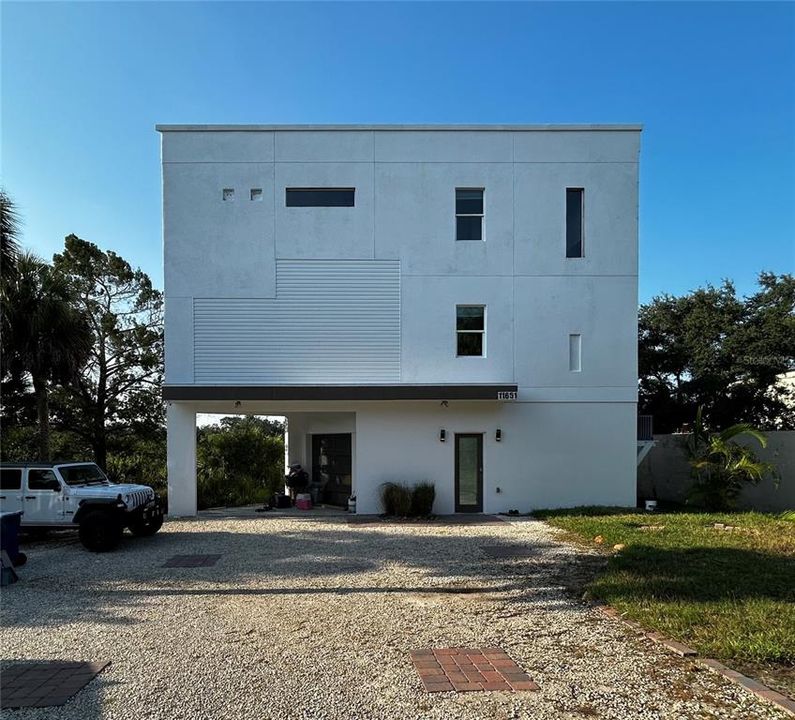 For Sale: $1,280,000 (3 beds, 2 baths, 2048 Square Feet)