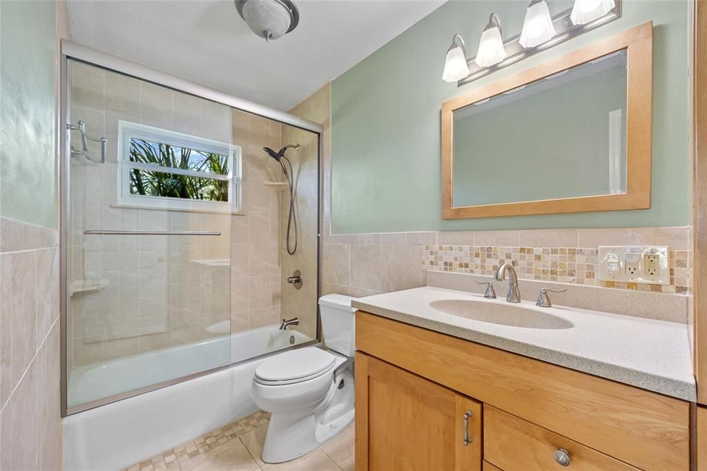 For Sale: $319,900 (2 beds, 2 baths, 1352 Square Feet)