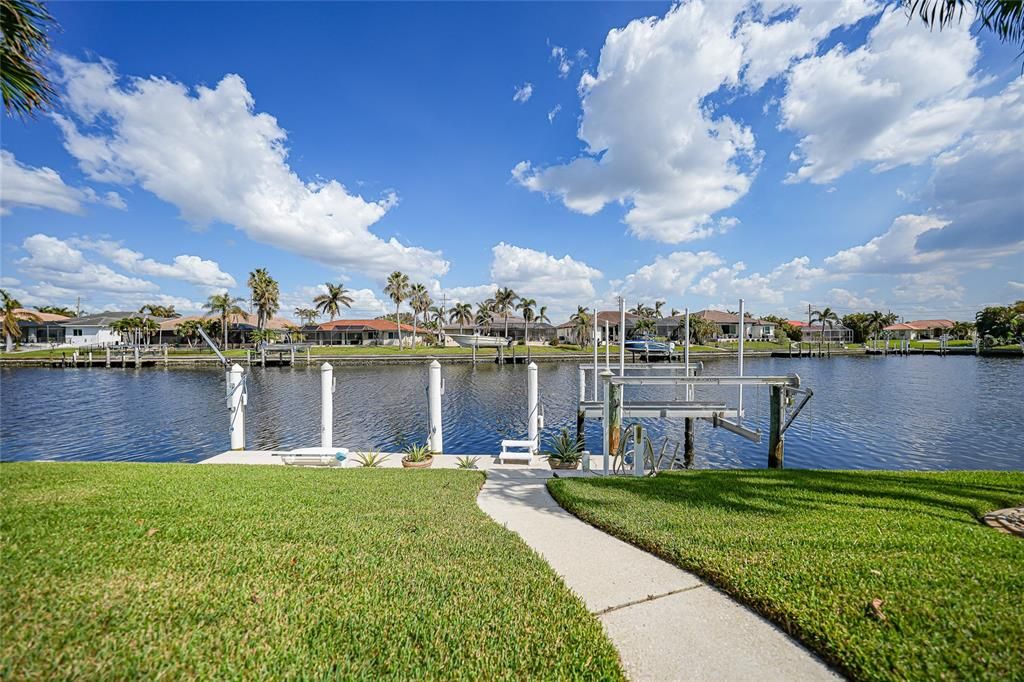 For Sale: $595,000 (3 beds, 2 baths, 2127 Square Feet)