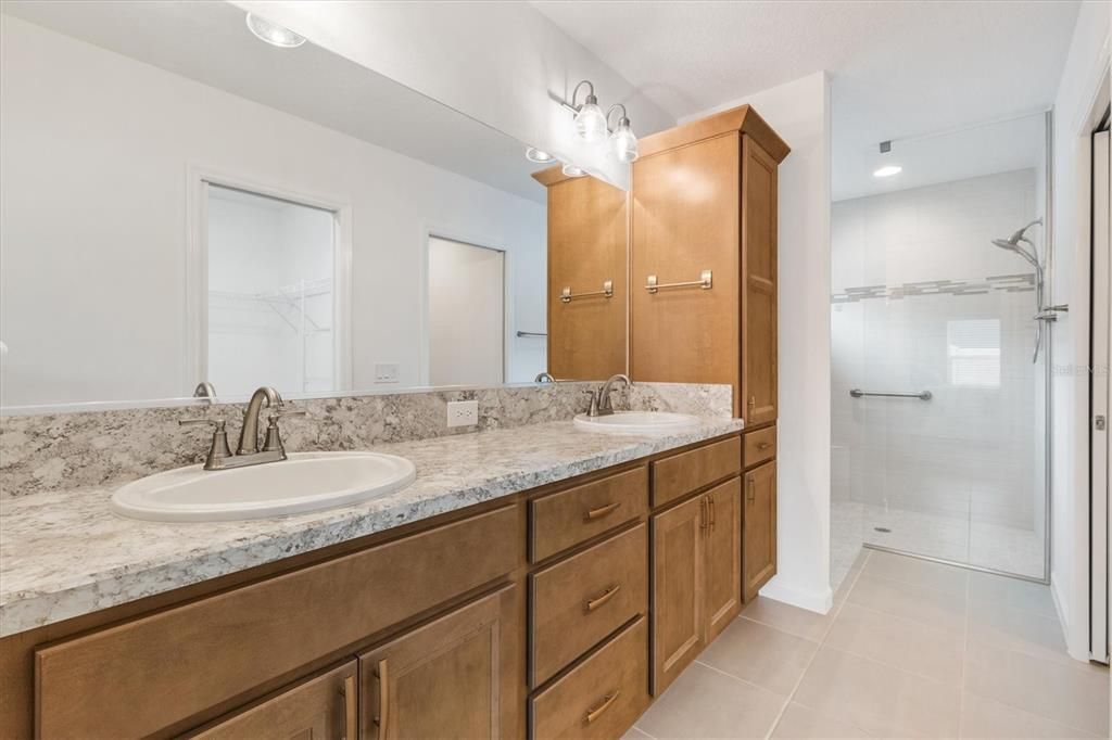 For Sale: $449,500 (3 beds, 2 baths, 1794 Square Feet)