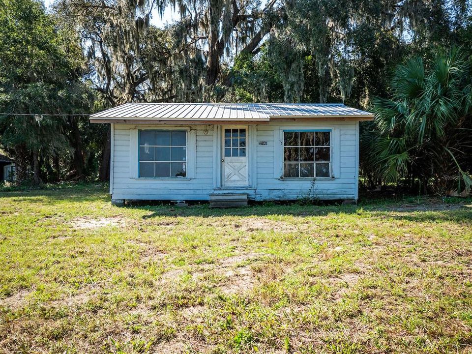 For Sale: $690,000 (2 beds, 2 baths, 736 Square Feet)