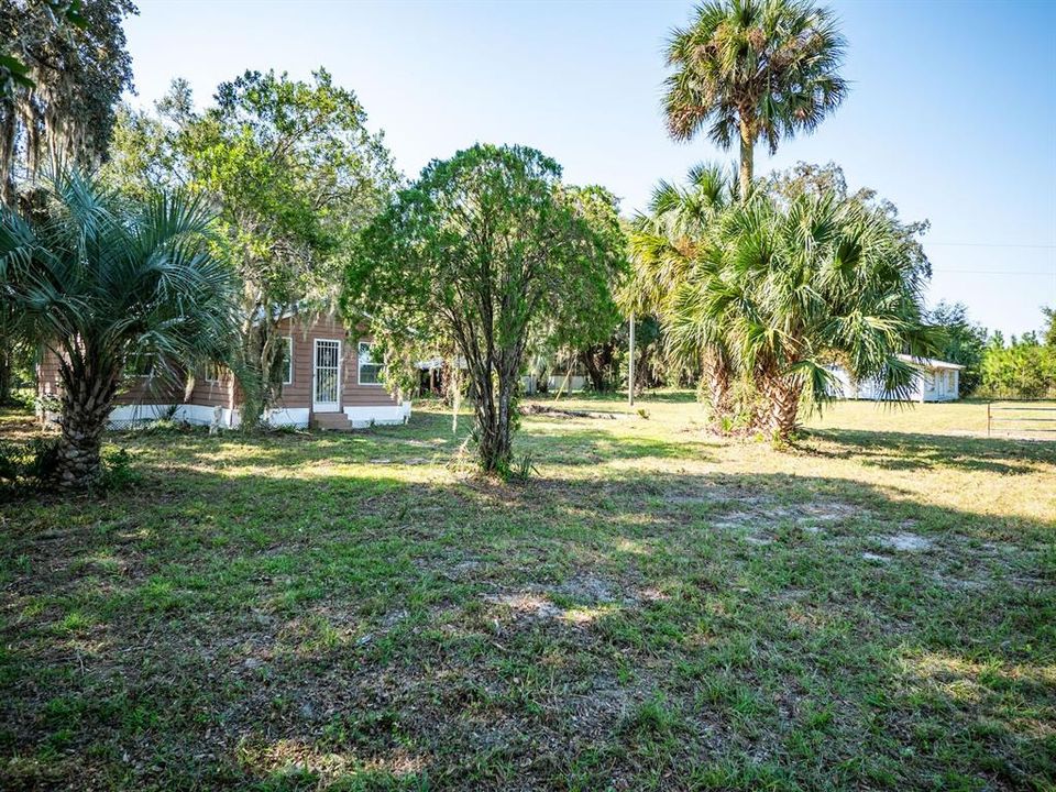 For Sale: $690,000 (2 beds, 2 baths, 736 Square Feet)