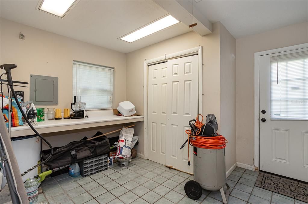 For Sale: $230,000 (3 beds, 1 baths, 1332 Square Feet)