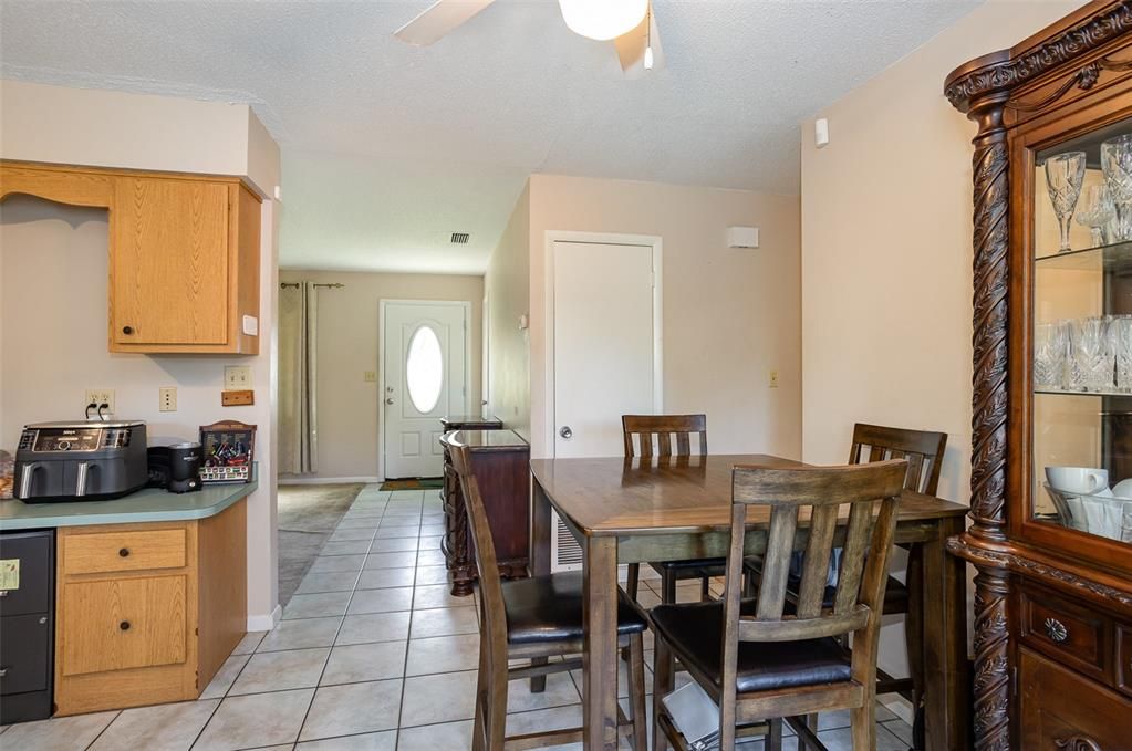 For Sale: $230,000 (3 beds, 1 baths, 1332 Square Feet)