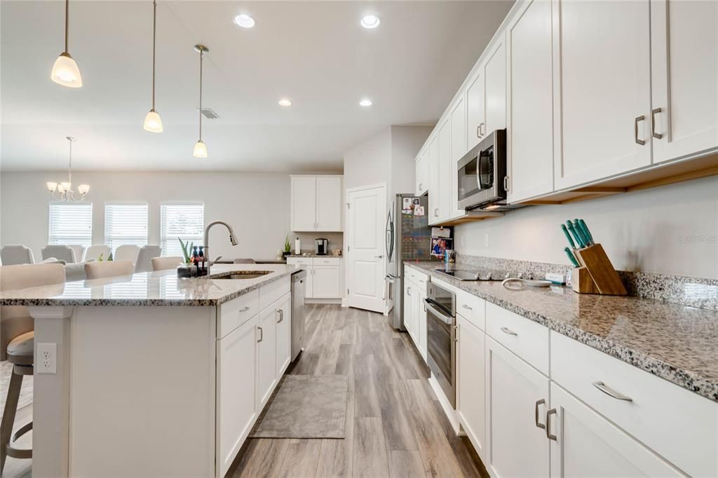 Large and Spacious Kitchen