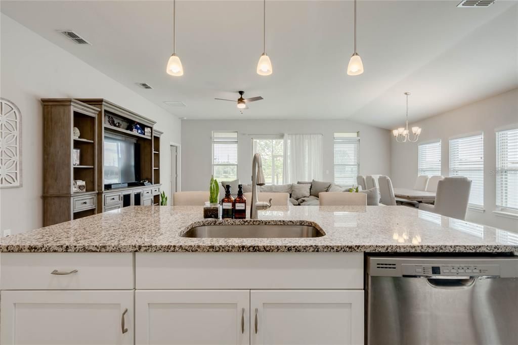 Large and Spacious Kitchen