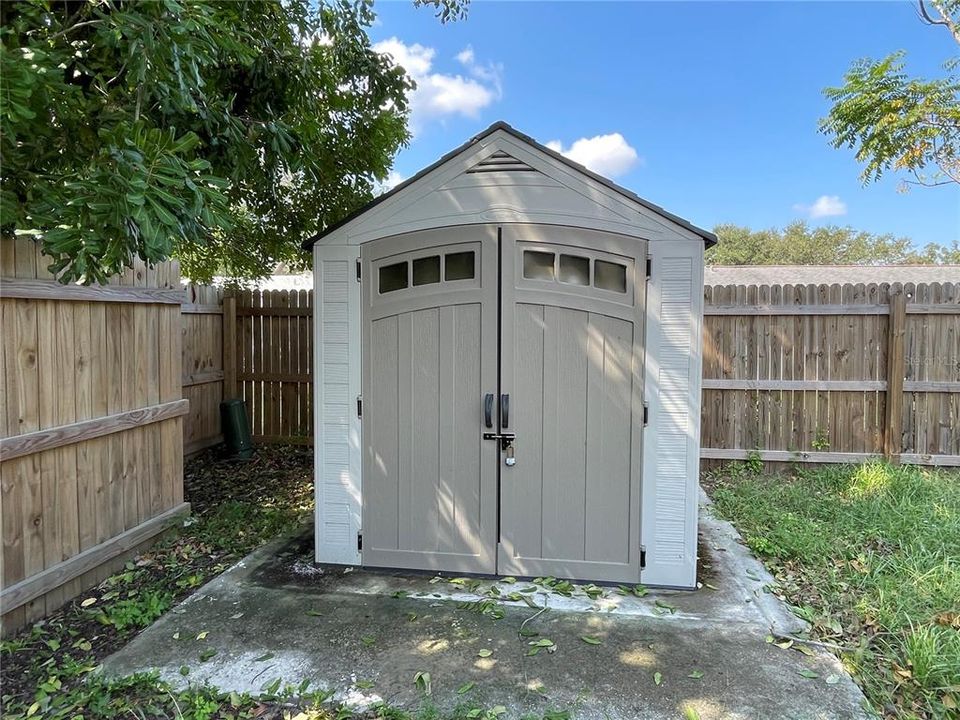 For Sale: $385,000 (3 beds, 2 baths, 1101 Square Feet)