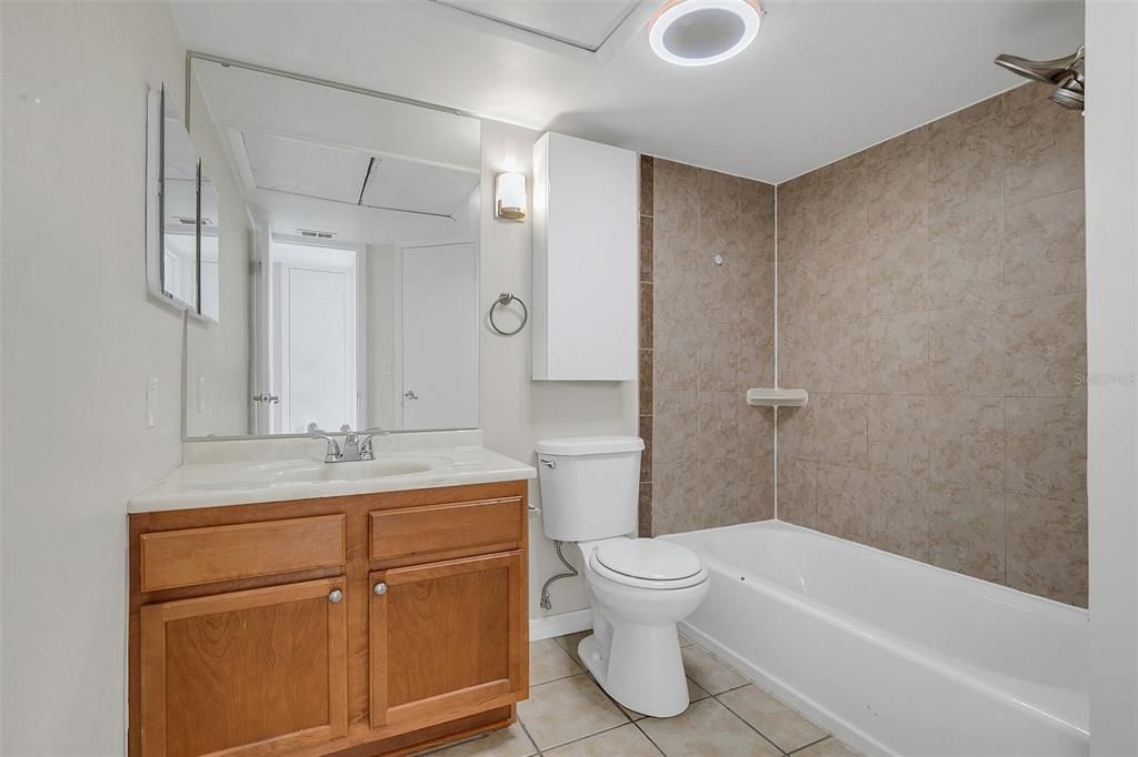 BATHROOM WITH UPGRADED SHOWER HEAD