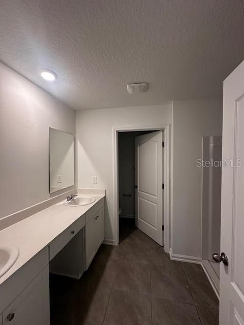 For Rent: $1,700 (3 beds, 2 baths, 1722 Square Feet)