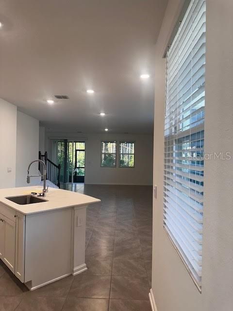 For Rent: $1,700 (3 beds, 2 baths, 1722 Square Feet)