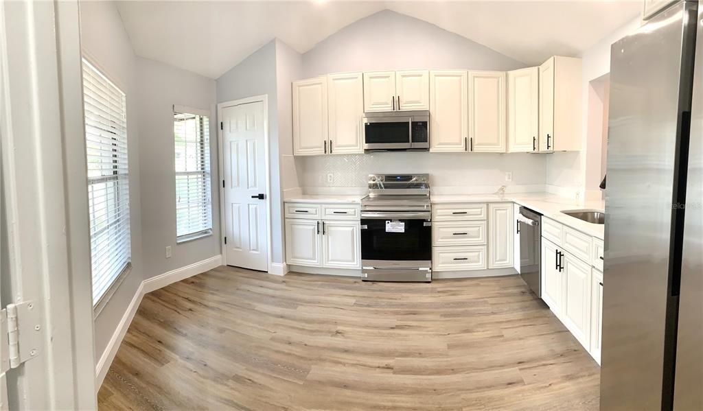 For Sale: $389,900 (3 beds, 2 baths, 1509 Square Feet)