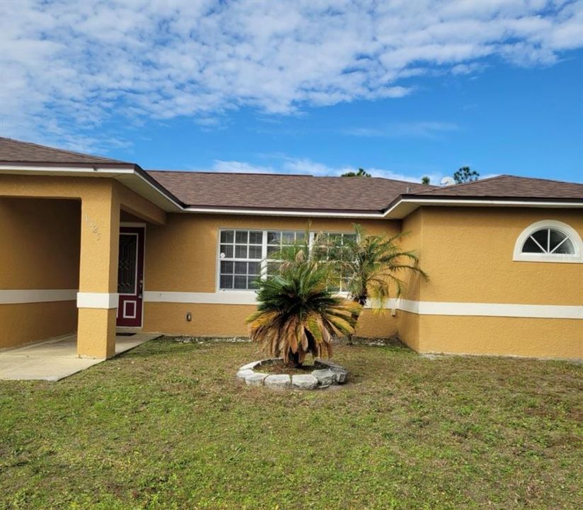 For Sale: $299,900 (3 beds, 2 baths, 1562 Square Feet)