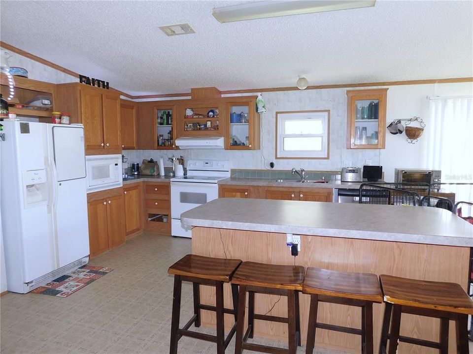 Eat-In Kitchen with Dining Area