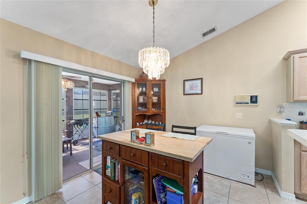 For Sale: $348,000 (3 beds, 2 baths, 1813 Square Feet)