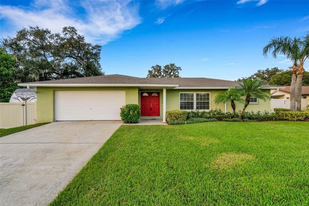 For Sale: $389,900 (4 beds, 2 baths, 1761 Square Feet)