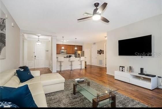 For Sale: $360,000 (2 beds, 2 baths, 1962 Square Feet)