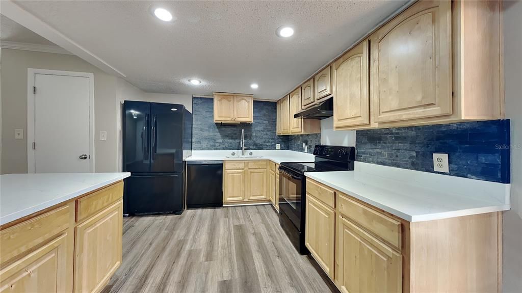 For Sale: $414,900 (3 beds, 2 baths, 1420 Square Feet)