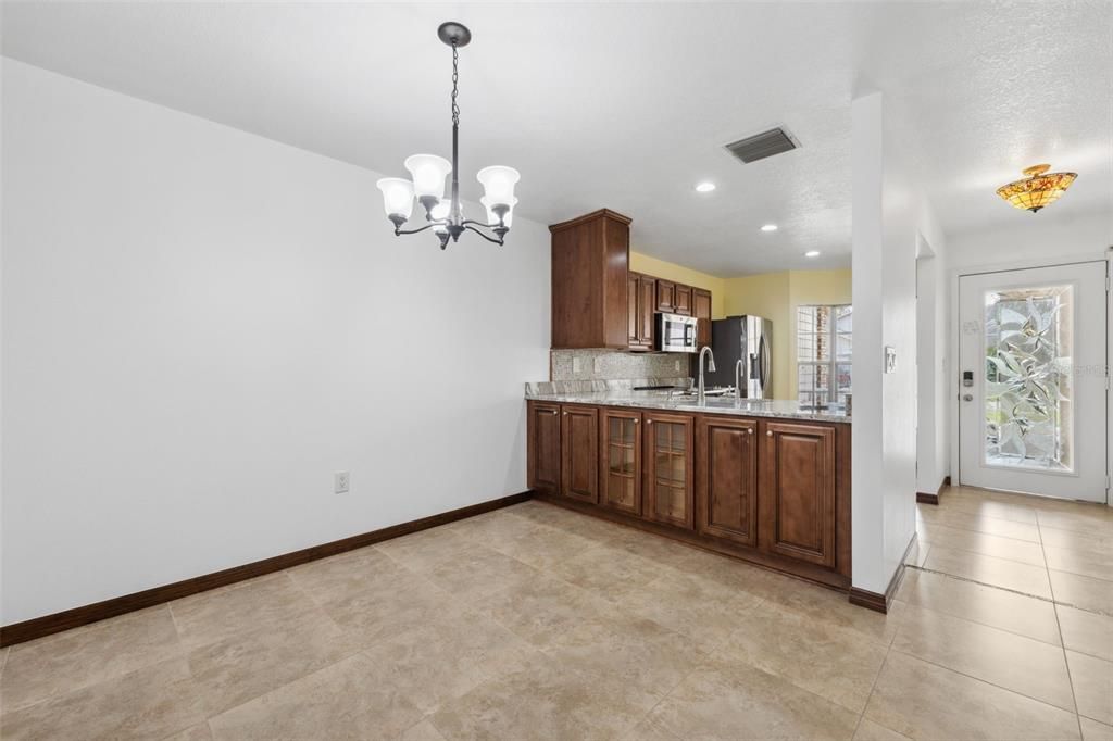 For Sale: $289,500 (3 beds, 2 baths, 1359 Square Feet)