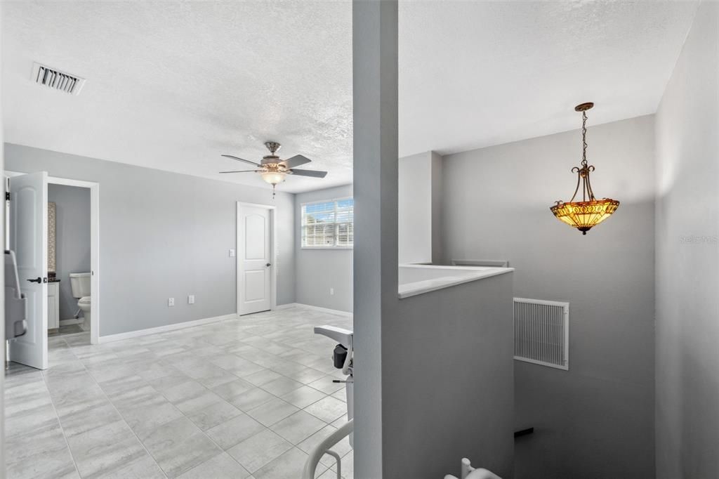 For Sale: $289,500 (3 beds, 2 baths, 1359 Square Feet)