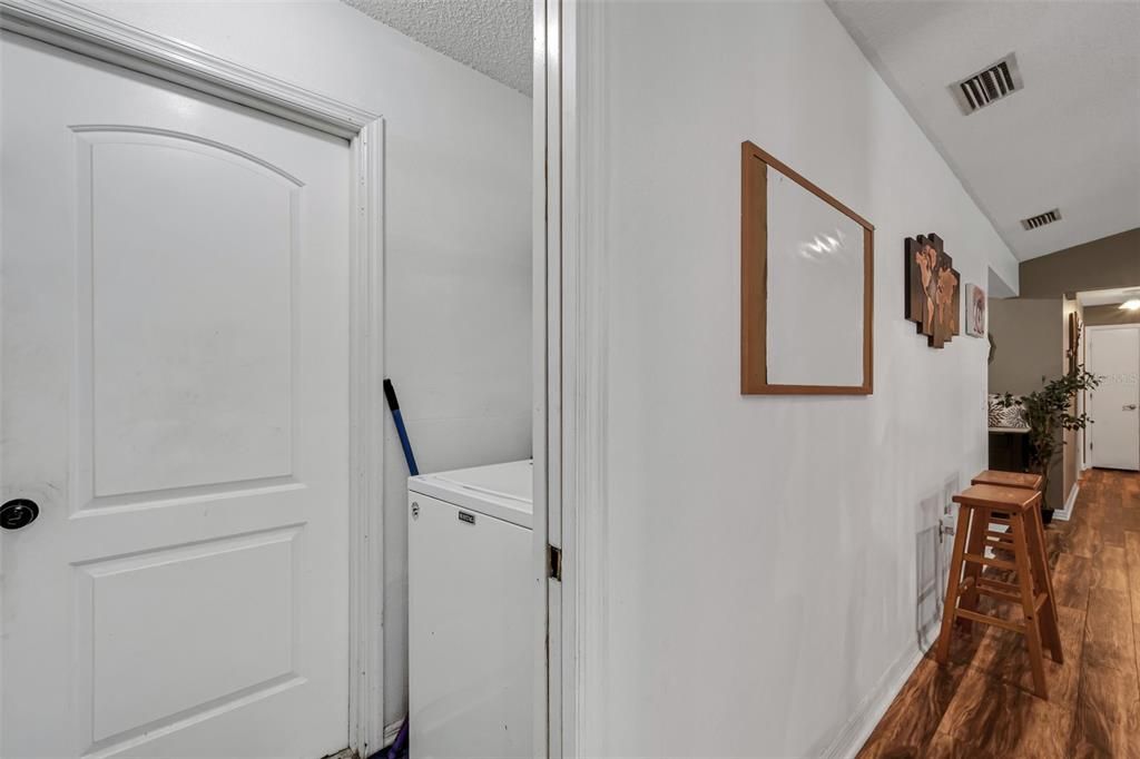 For Sale: $330,000 (3 beds, 2 baths, 1294 Square Feet)