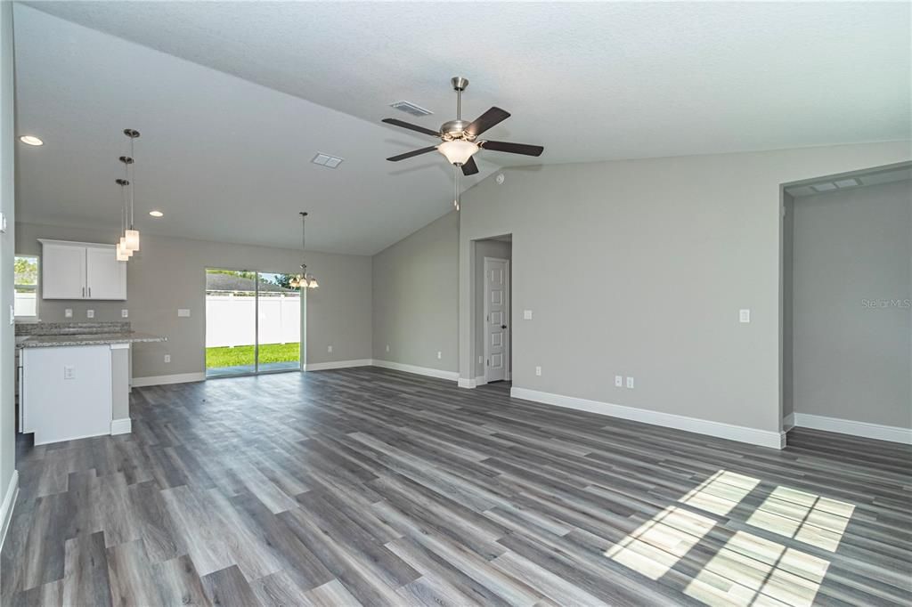 For Sale: $329,900 (4 beds, 2 baths, 1751 Square Feet)