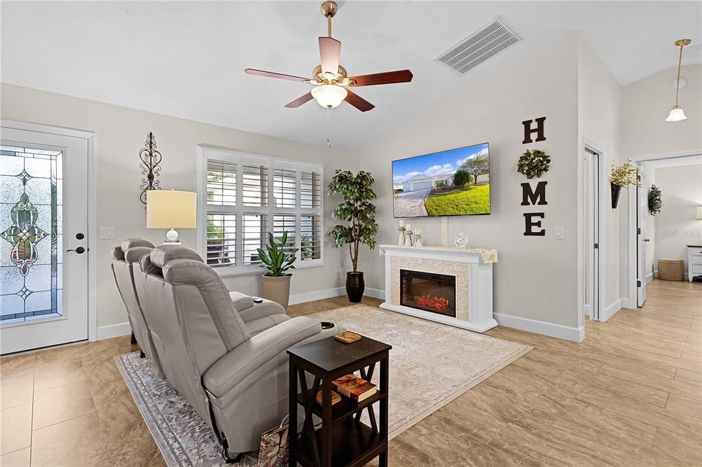 For Sale: $399,500 (3 beds, 2 baths, 1670 Square Feet)